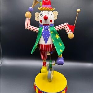 Nutcracker village circus clown - 9 inches tall
